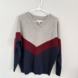 Neiman Marcus Light Gray Cashmere Sweater